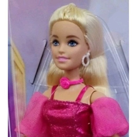 Barbie Deluxe Style Fashion Doll #5 in Metallic Pink Outfit with Blonde Hair - Picture 2 of 4